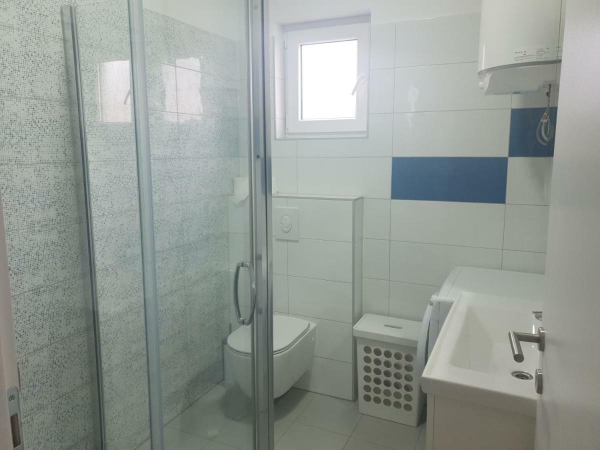 Black&White 2 Apartment Krk Island Bagian luar foto