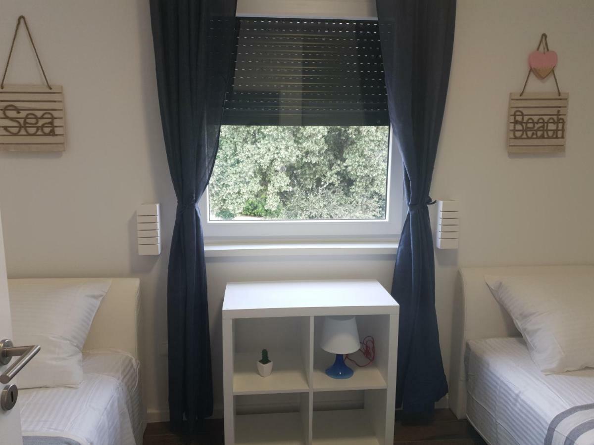 Black&White 2 Apartment Krk Island Bagian luar foto